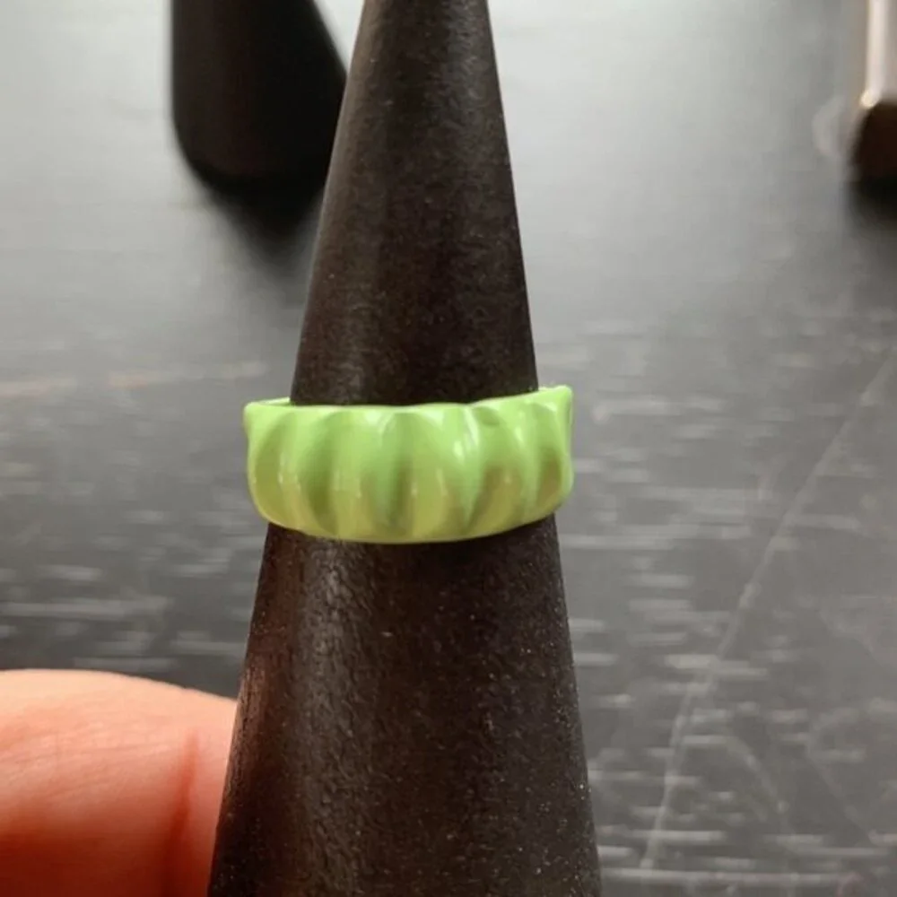 Set of 4 Green Heart Rings